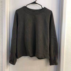Abercrombie & Fitch Cropped Crewneck